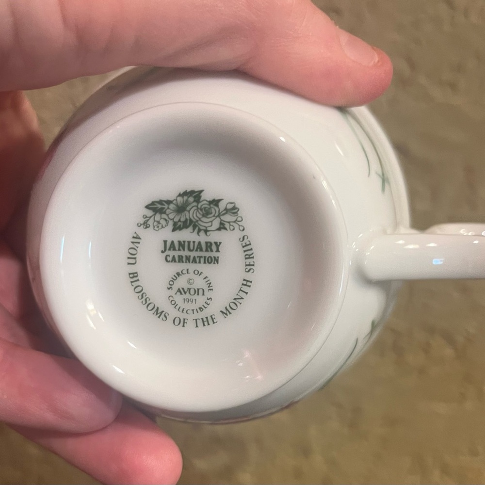 JANUARY Vintage AVON 1991 ‘Blossoms of the Month’ January Teacup & Saucer - Picture 8 of 10